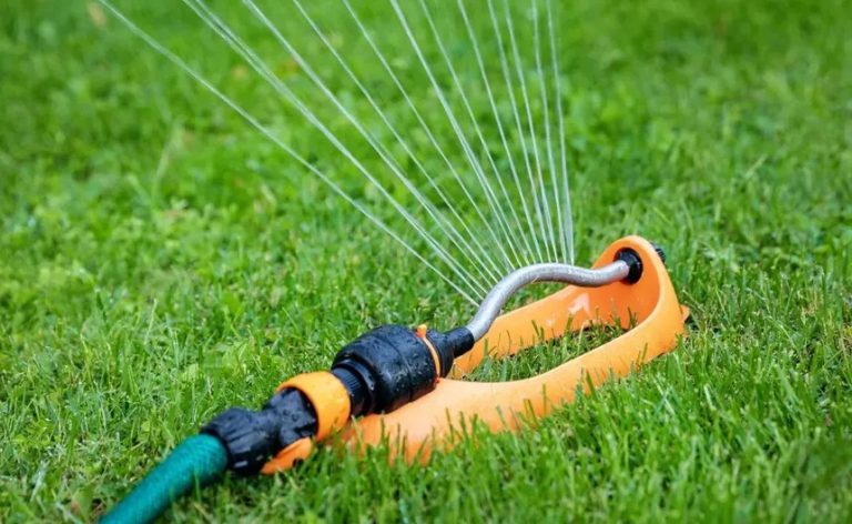 What Are the Benefits of Using a 180 Degree Sprinkler for Lawns